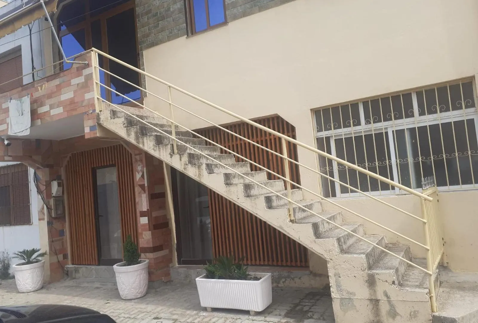 Xhejms Guest House Vlorë Αλβανία